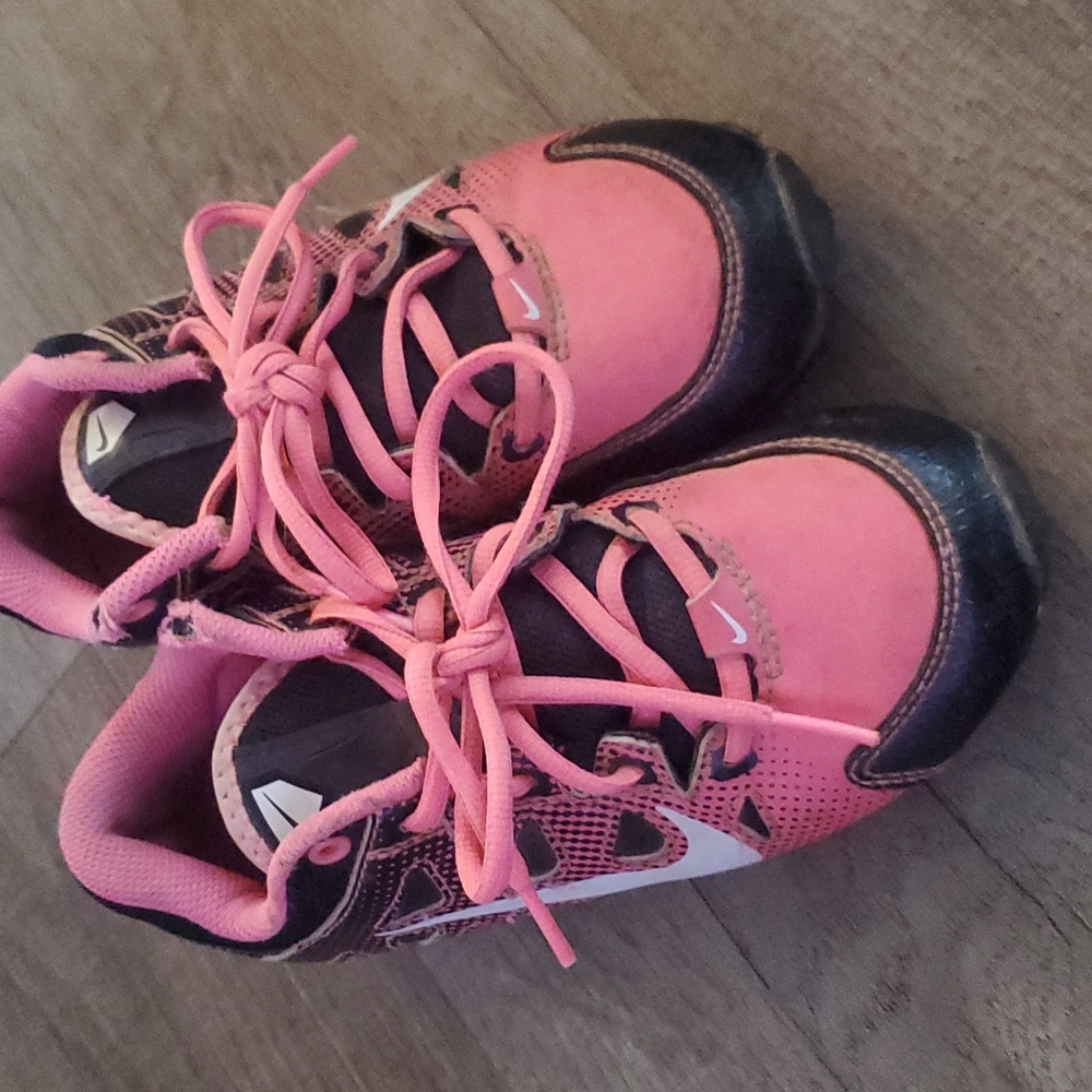 Nikes softball cleats